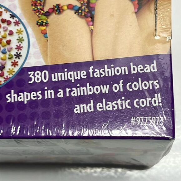 Small World Fashion Thread’em Beads 8 Designs to Make Bracelets - Picture 7 of 11